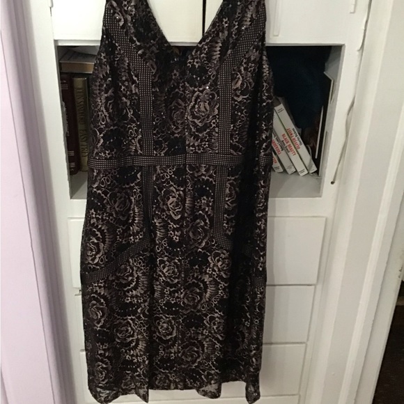 BRIANNA woman’s Black and Mauve lace and sequined dress - Picture 2 of 10